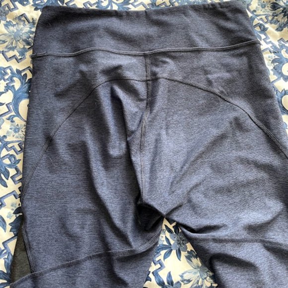 Outdoor Voices Two-Tone Warmup Crop Leggings - Picture 4 of 7